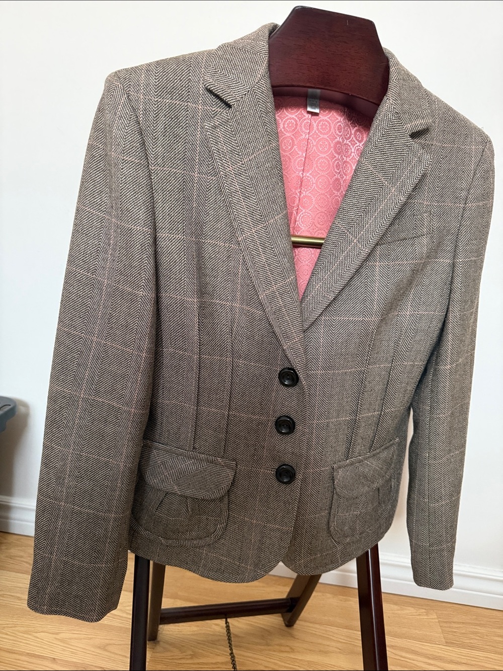 Tailored Brown Plaid Wool-Blend Sport Coat with Pink Lining Women’s 100% Wool